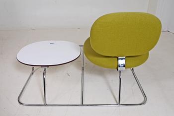 FÅTÖLJ MED BORD, design Jasper Morrisson för Artifort.