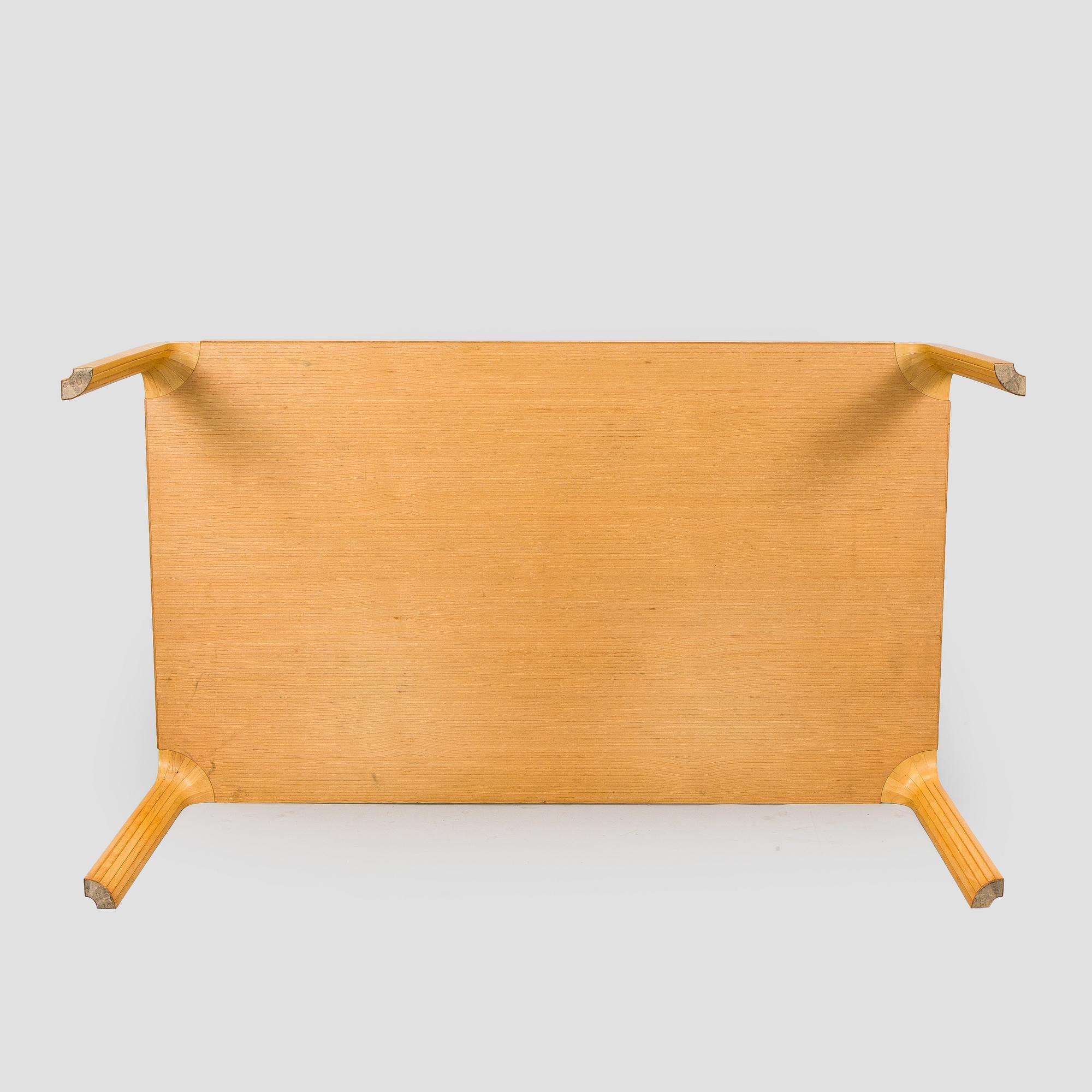 Alvar Aalto, sohvapöytä, malli MX800A, Artek 1900-talets slut.