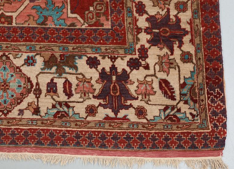 SEMI-ANTIQUE TURKISH/CAUCASIAN PART SILK. 270 x 174,5 cm (as well as approximately 1,5 cm red flat weave at each end).