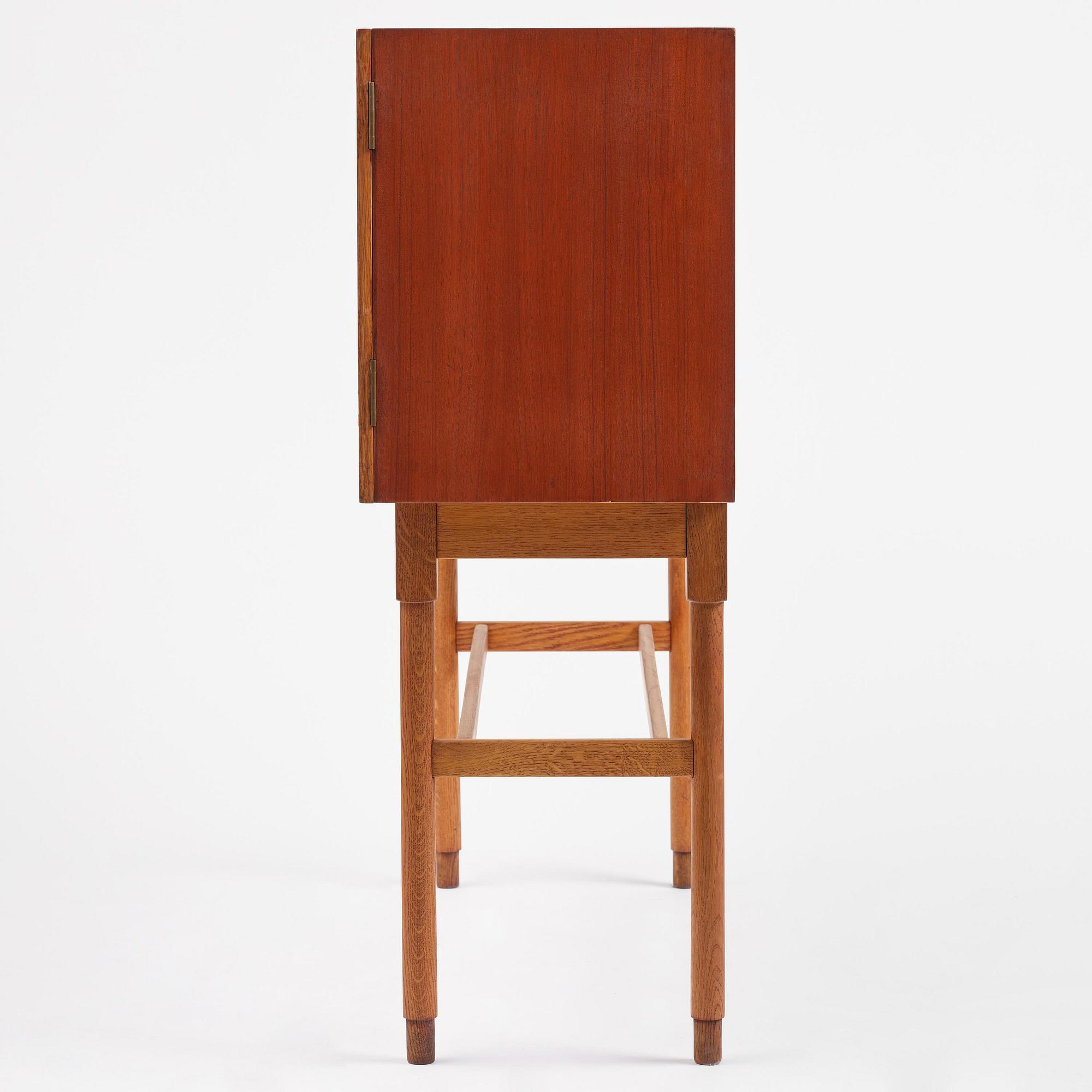 Scandinavian Modern, a rare bar cabinet model 166, Eidsfjord Møbelfabrikk, Norway, 1950s.