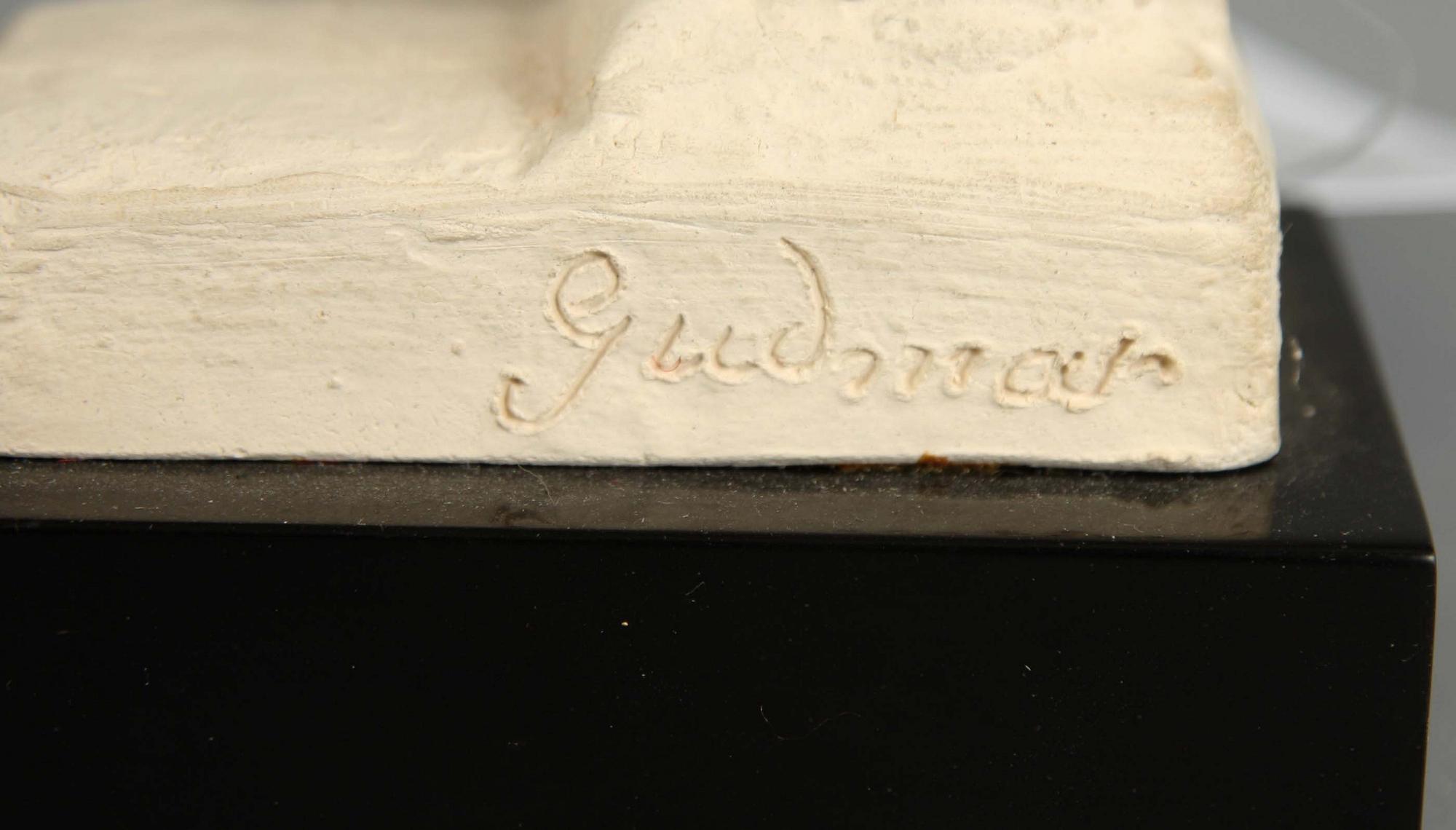 GUDMAR OLOVSON, ljus terrakotta, sign och numr 33/35.