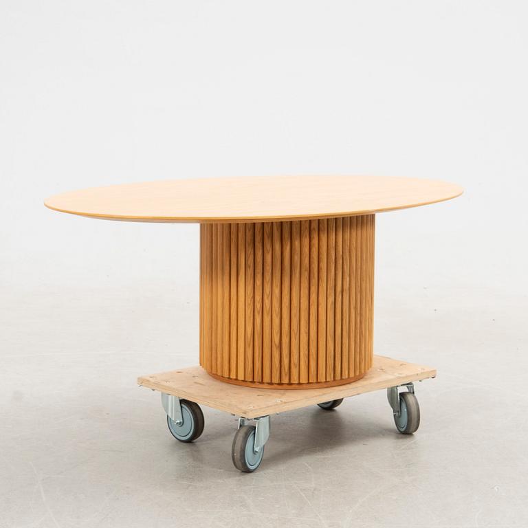 Anya Sebton och Eva Lilja Löwenhielm, soffbord, "Palais Ovale" för  Asplund 2000-tal.