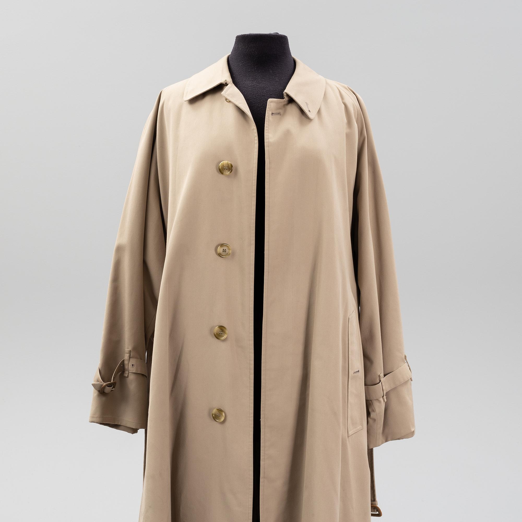 Burberry, trenchcoat, size 50.