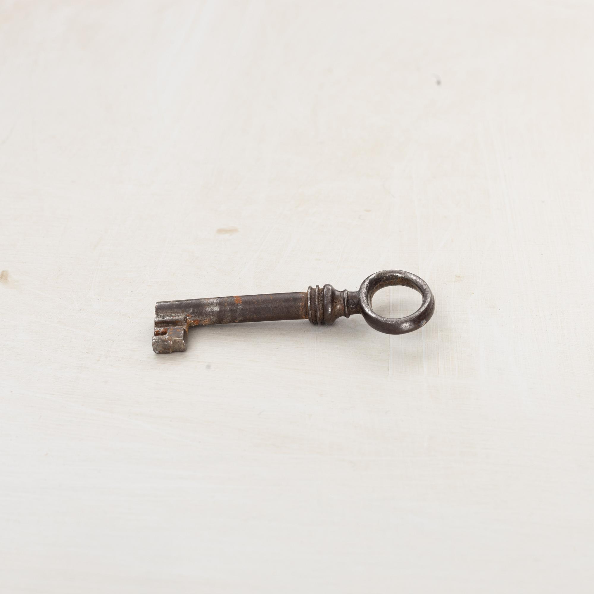 Skåp, gustaviansk stil, 1900-tal.