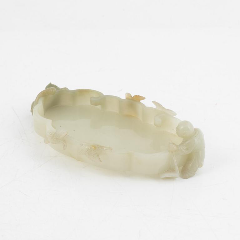 A Chinese nephrite brush washer, 20th century.