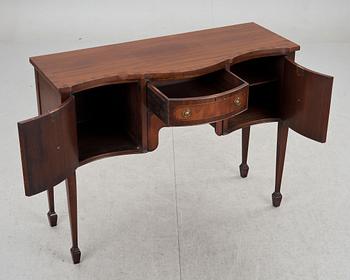 SIDEBOARD, engelsk stil, 1900-talets andra hälft.