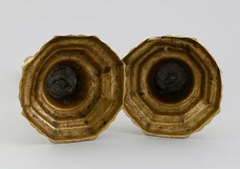 LJUSSTAKAR, 1 par, mässing, barock, 1700-tal.