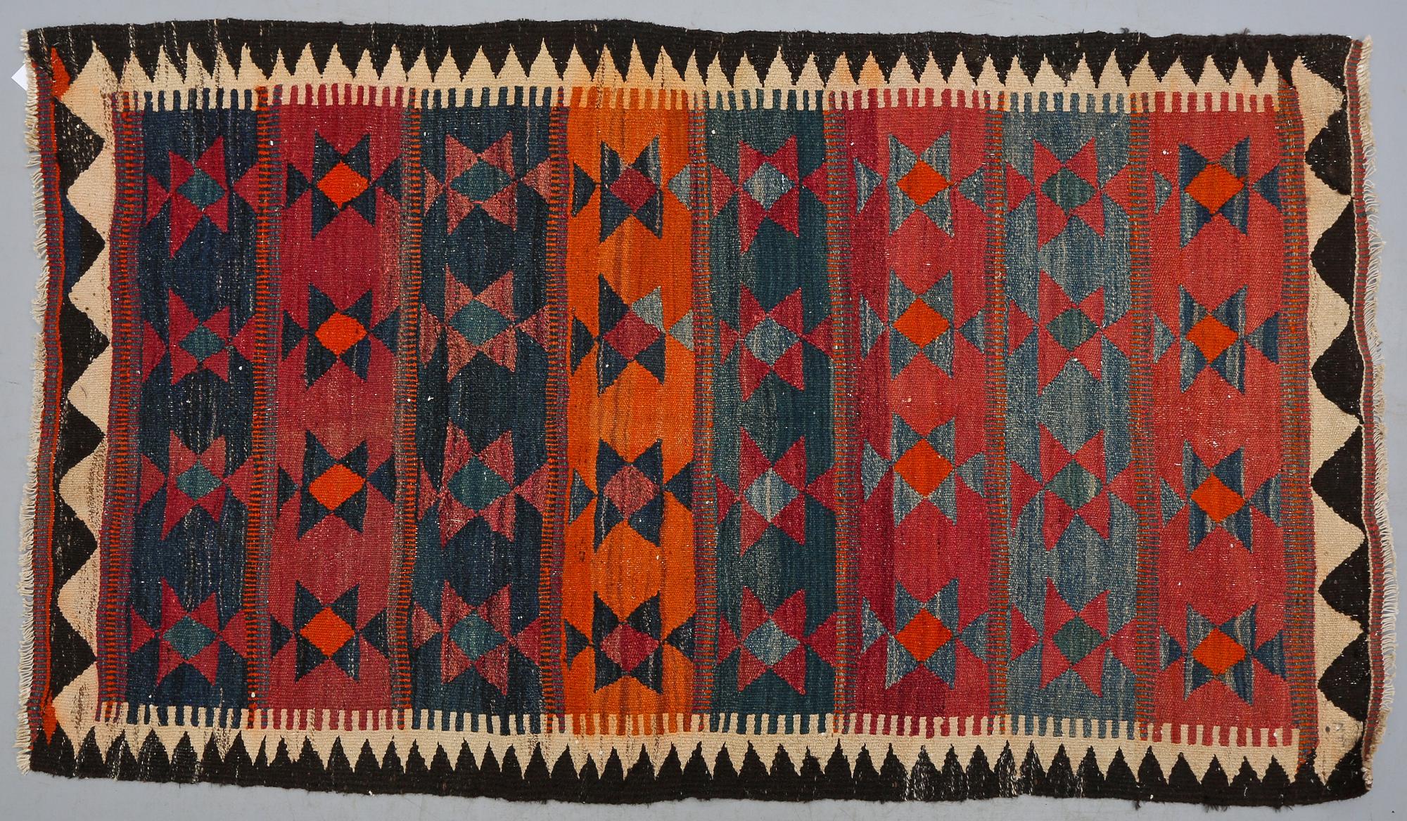 MATTA, Kelim, modern tillverkning, 207 x 125 cm.