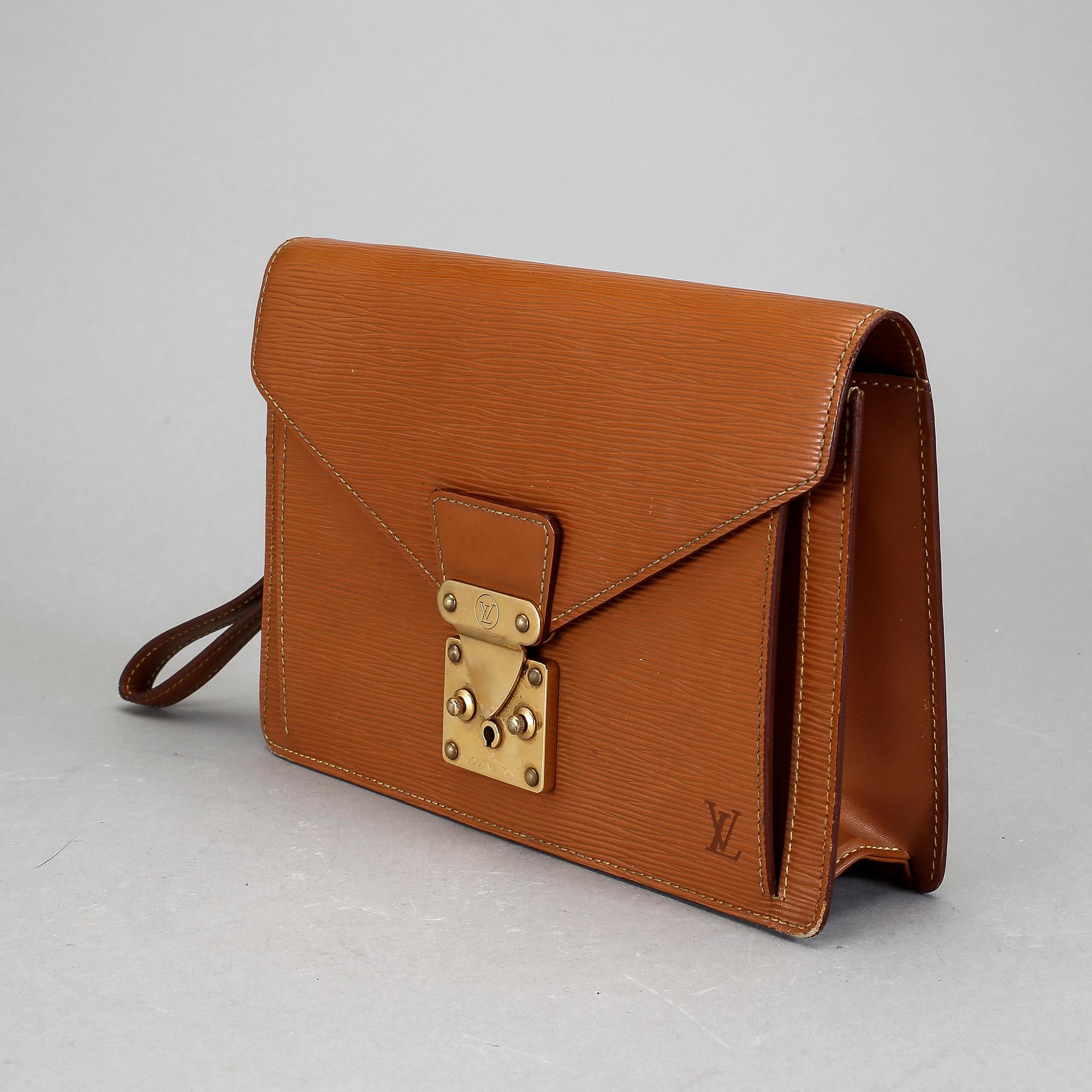 VÄSKA, "Sellier Dragonne Pochette", Louis Vuitton.