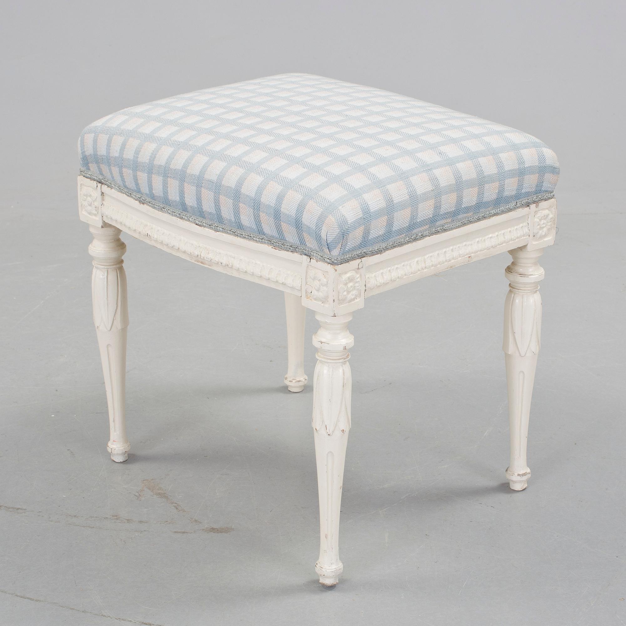 TABURETT, sengustaviansk, omkring 1800.