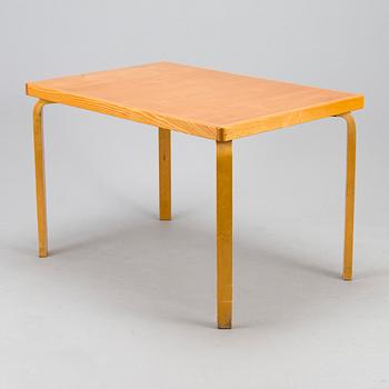 Aino Aalto, a mid-20th century '95 A' dining table for för O.Y. Huonekalu-ja Rakennustyötehdas A.B.