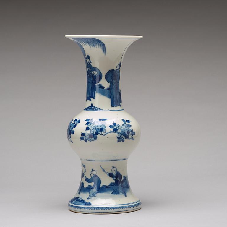 A blue and white vase, Qing dynasty, circa 1900.