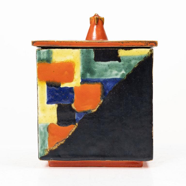 Ida Meisinger, a jar with lid, Goldscheider, Vienna, Austria.