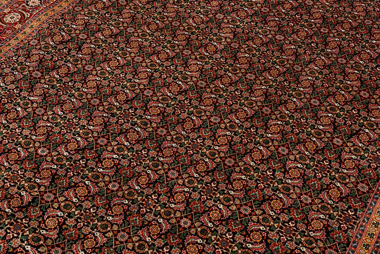 Matta, Täbriz, ca 300 x 207 cm.