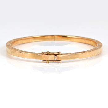 ARMBAND, 18 k guld. Vikt ca 8,76 g.