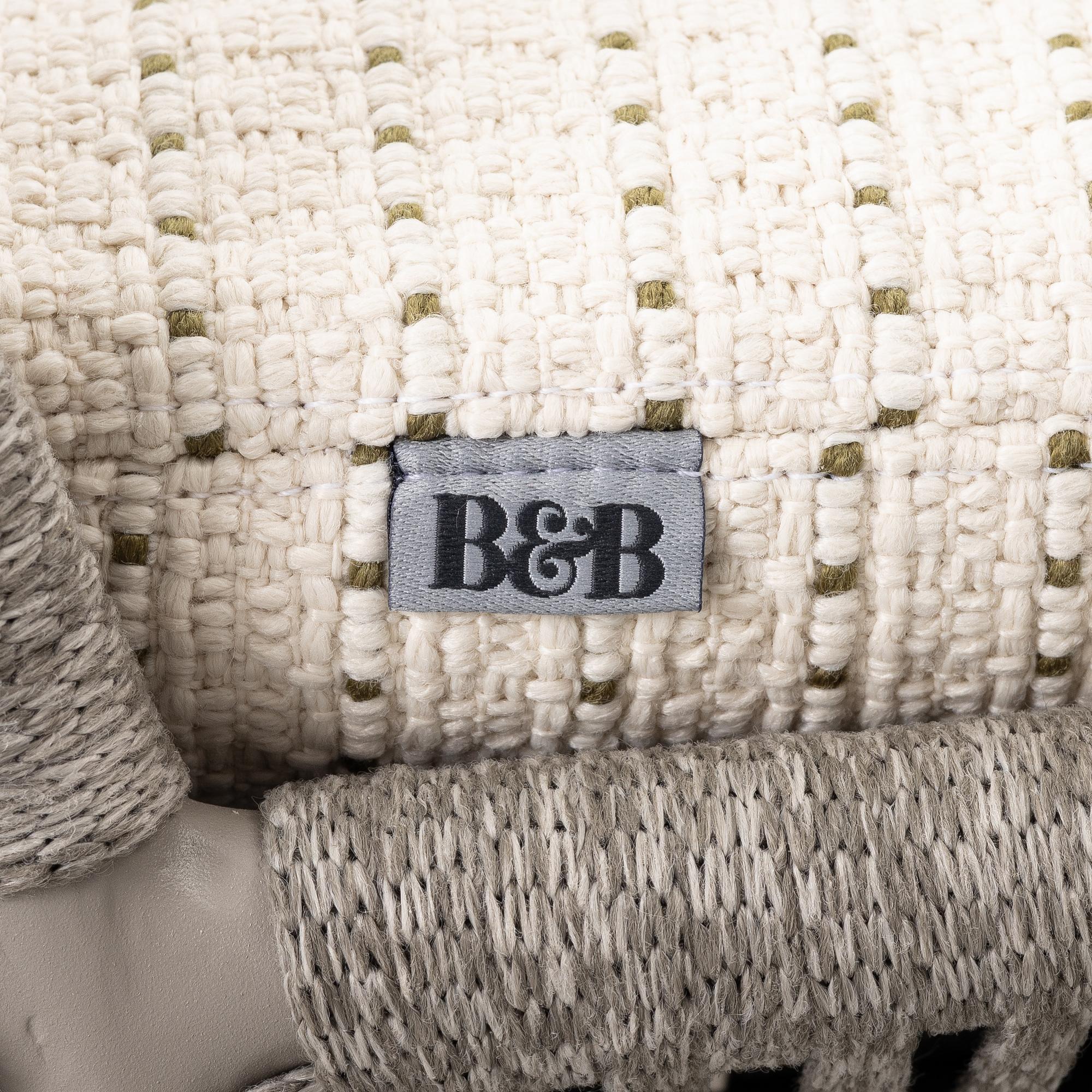 Monica Armani, six outdoor 'Flair O' ' B&B Italia.