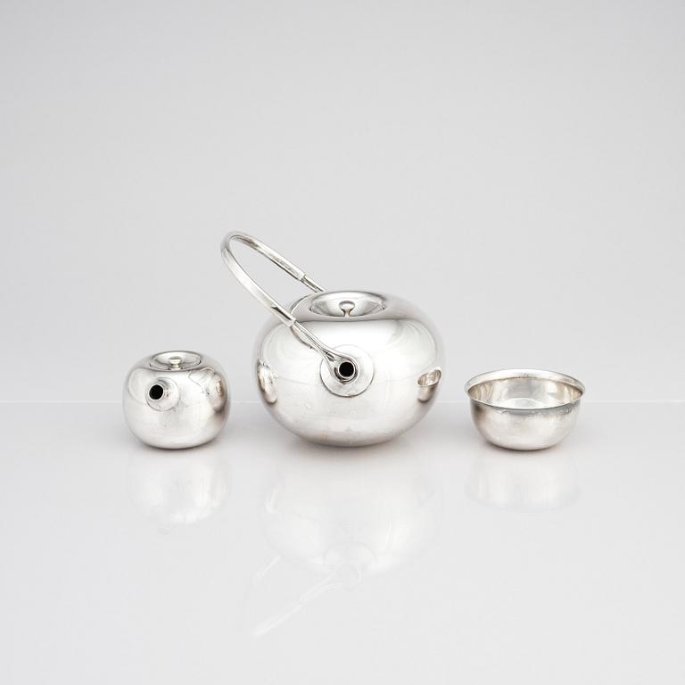 Vivianna Torun Bülow-Hübe, teservis med bricka, 5 delar, Dansk International Designs, försilvrad mässing.