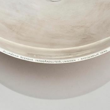 Two sterling silver bowls with handles, Atelier Borgila, designed by Erik Fleming, Stockholm 1930.