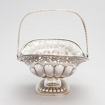 Reinhold H. Eckert, a silver bread basket, Tartu/ Dorpat 1818.