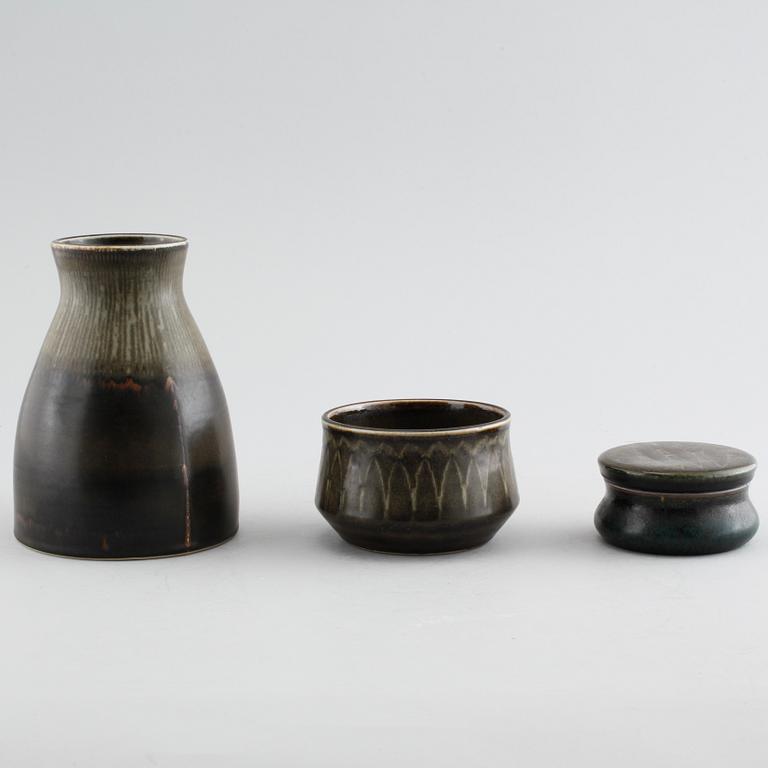 A vase, a bowl and a jar with lid in ceramic, designed by Carl-Harry Stålhane for Rörstrand, Ateljé, 1950/60s.