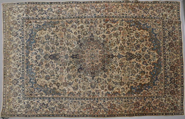 MATTA, orientalisk, 1900-talets senare del, 397 x 295 cm.
