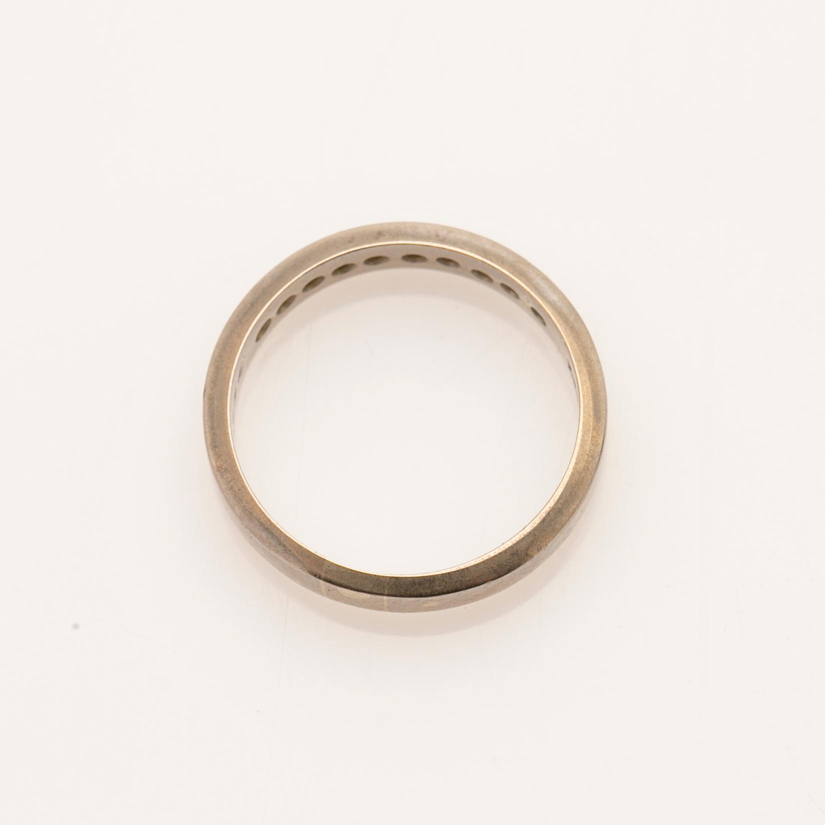 Ring, 18K vitguld med briljanter, K&EC, Göteborg 1965.