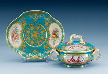1424. A French soft paste 'Sèvres' equelle with cover and stand, 19th Century.