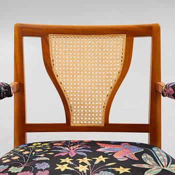 Josef Frank, karmstolar, ett par, modell 969, Firma Svenskt Tenn.