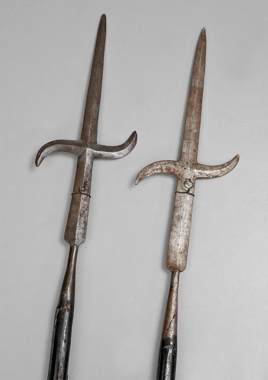 BARDISAN/KORSPIK 2 st, metall. 1800-tal.