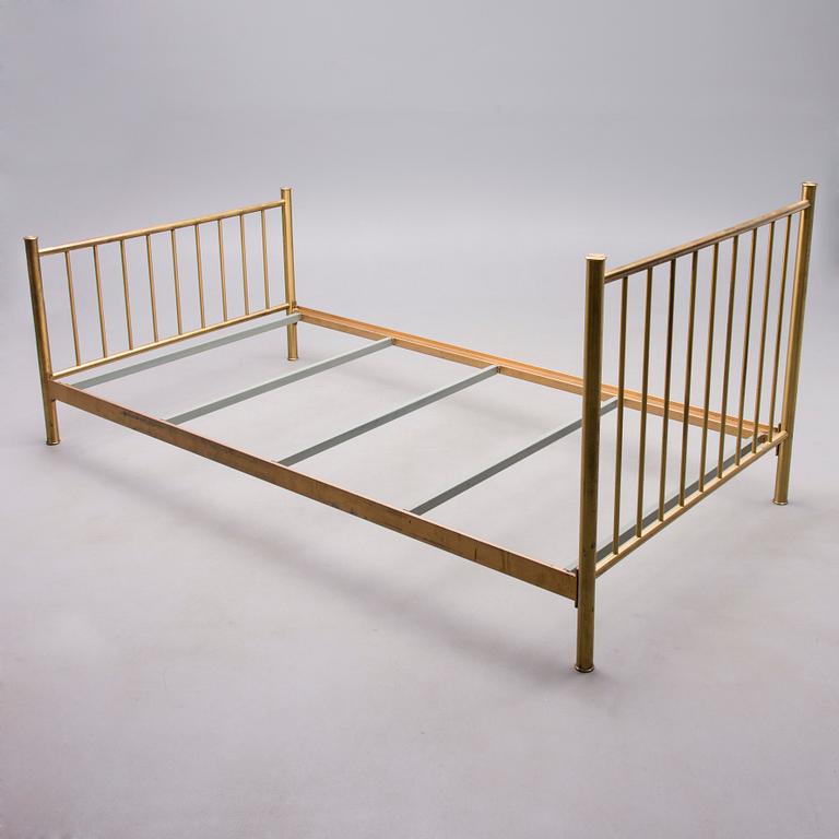 SÄNGAR, 2 st, 1900-talets senare hälft.