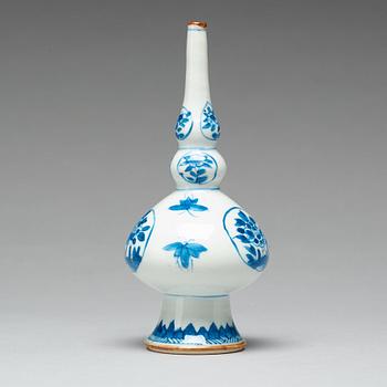 VATTENDROPPARE, porslin. Qingdynastin, Kangxi (1662-1722).