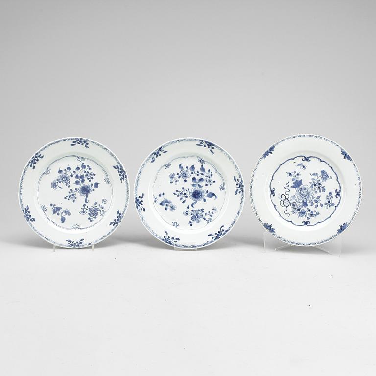 TALLRIKAR, 3 st, kompaniporslin, Qianlong (1736-95).