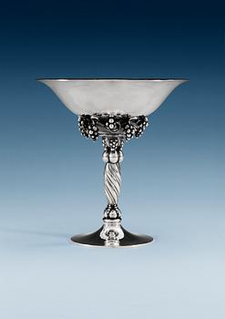 1093. GEORG JENSEN, skål på fot, Köpenhamn 1945-77, sterling.