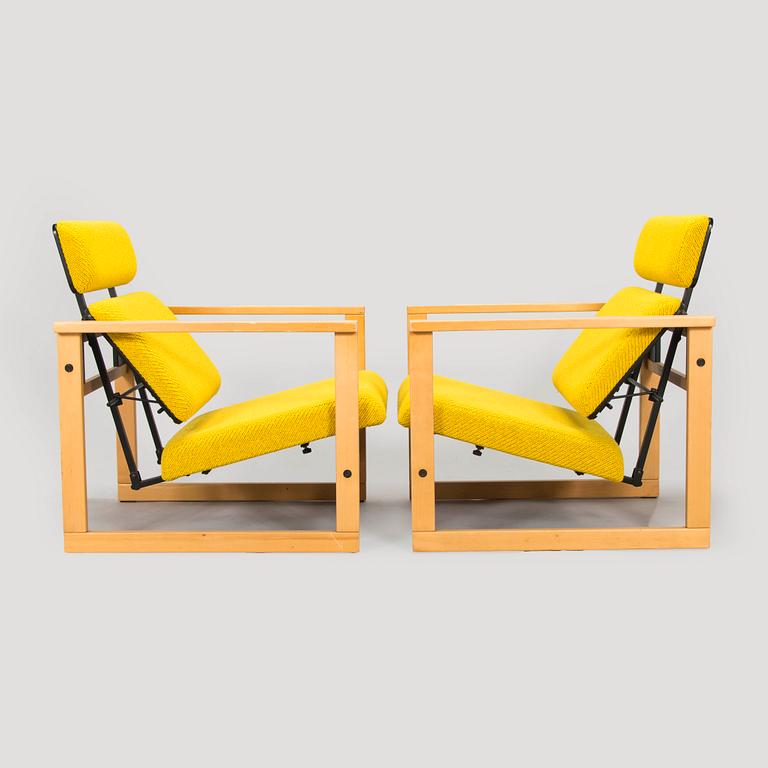 Yrjö Kukkapuro, nojatuoleja, pari, "Alnus" 1990-luku.