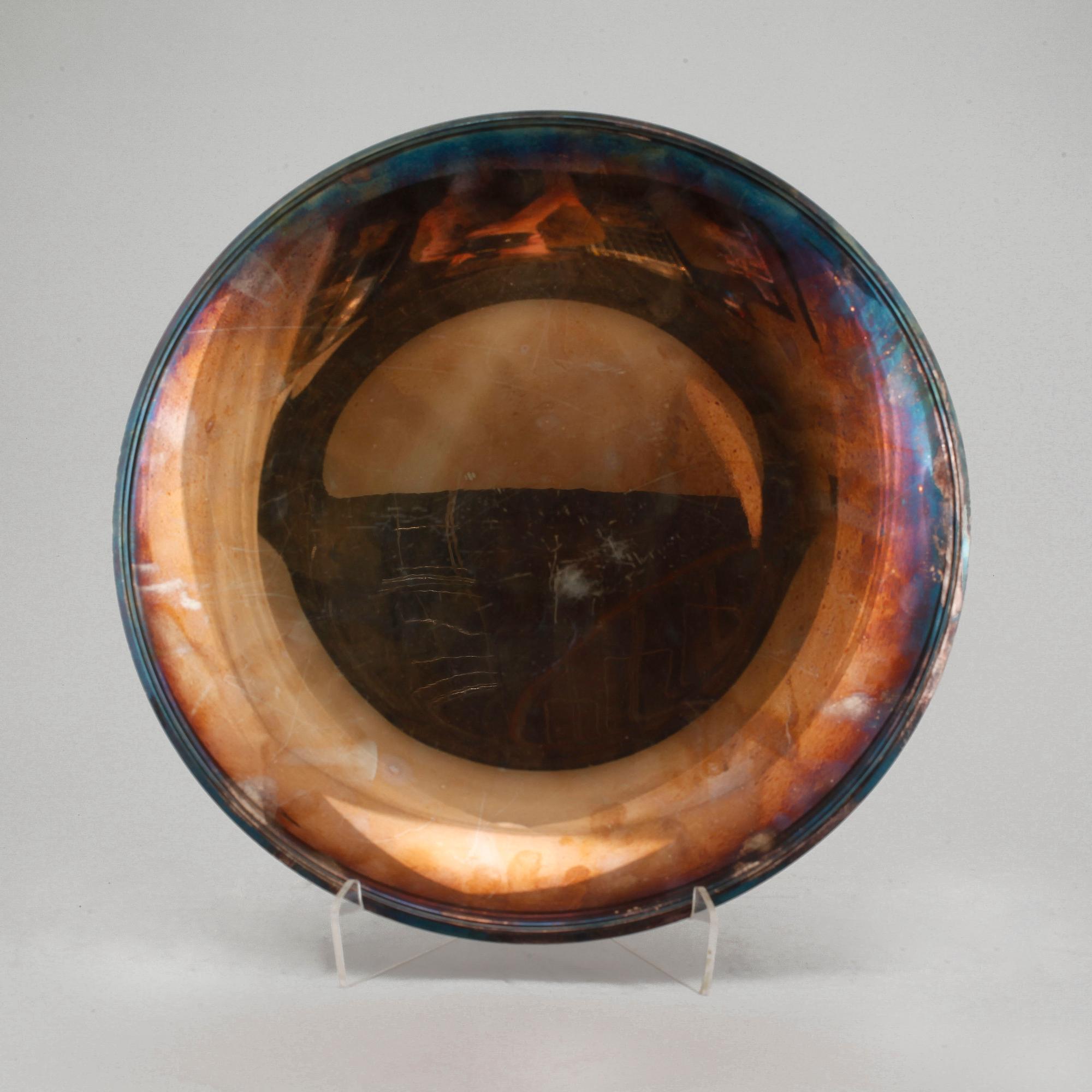 A silver platter from GAB, Stockholm, weight 1000 g.