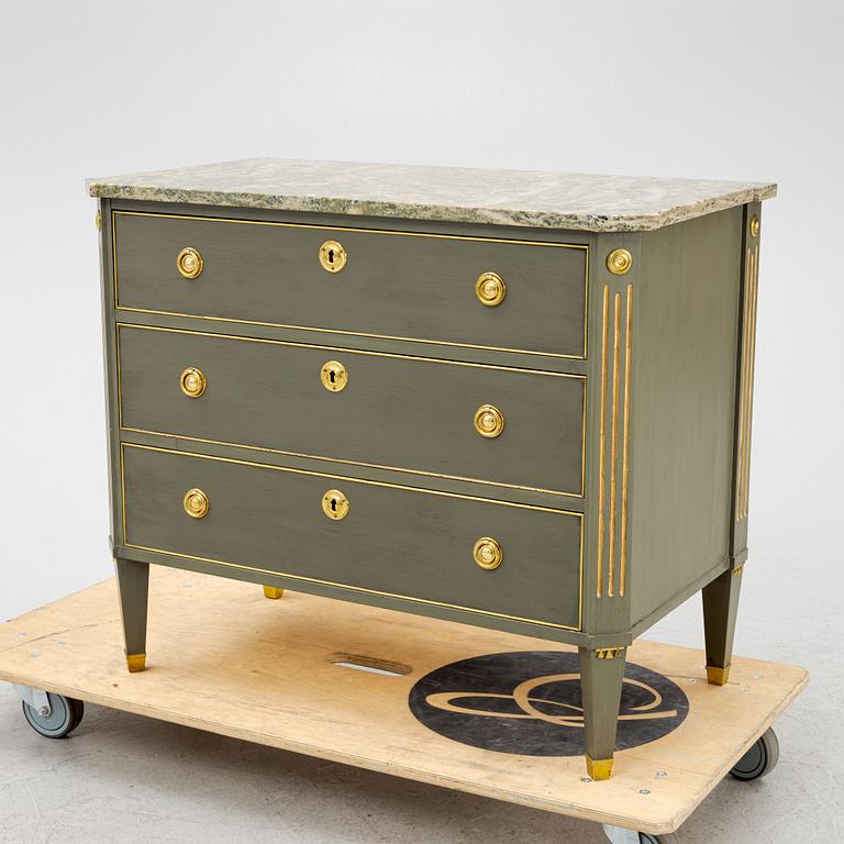 Chest of drawers, Gustavian style, mid-20th century.