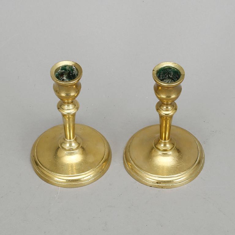 LJUSSTAKAR, ett par, mässing, 1800-tal.