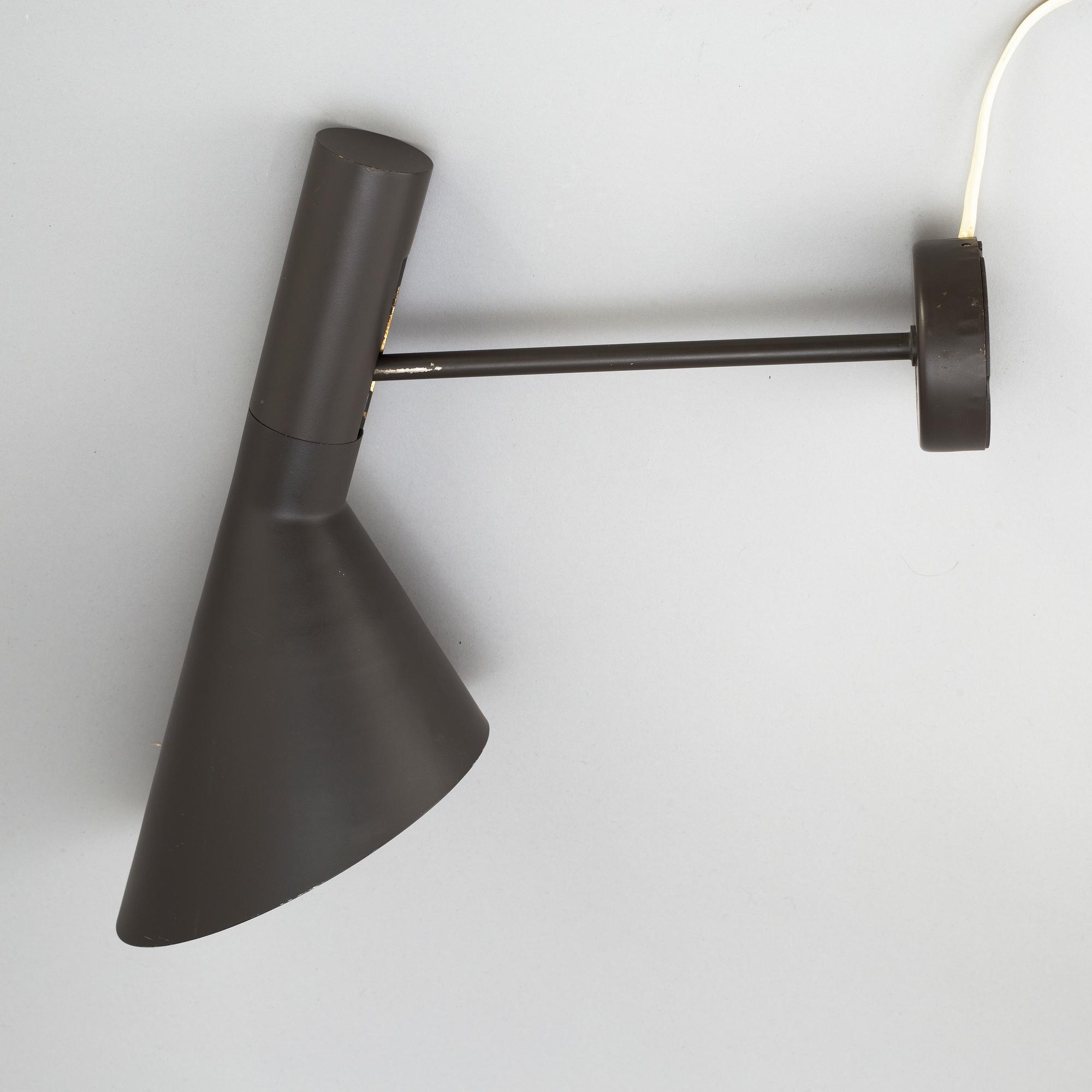 ARNE JACOBSEN, "AJ" vägglampa, på licens av Axel Anell, 1950/60-tal.