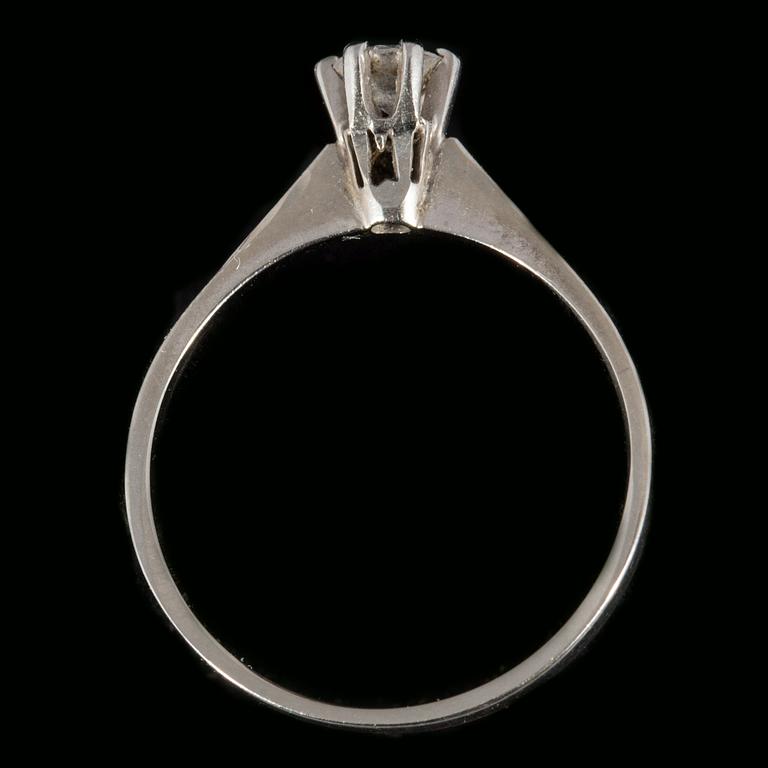 RING, 18 k vitguld med briljantslipad diamant, ca 0.28 ct. Vikt ca 2 g.