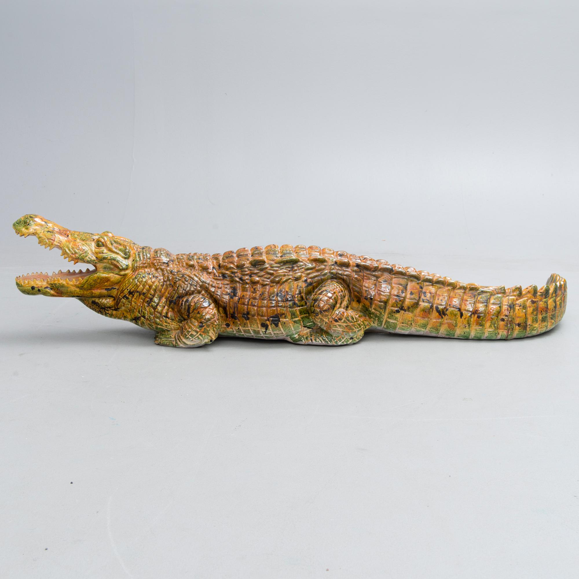 a ceramic crocodile sculpture from the second half of the 20th century.