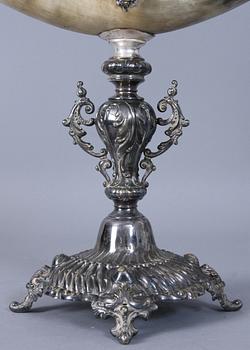 DRYCKESHORN, nysilver samt ben, 1800-talets andra hälft, stmplad "JMJ"?.