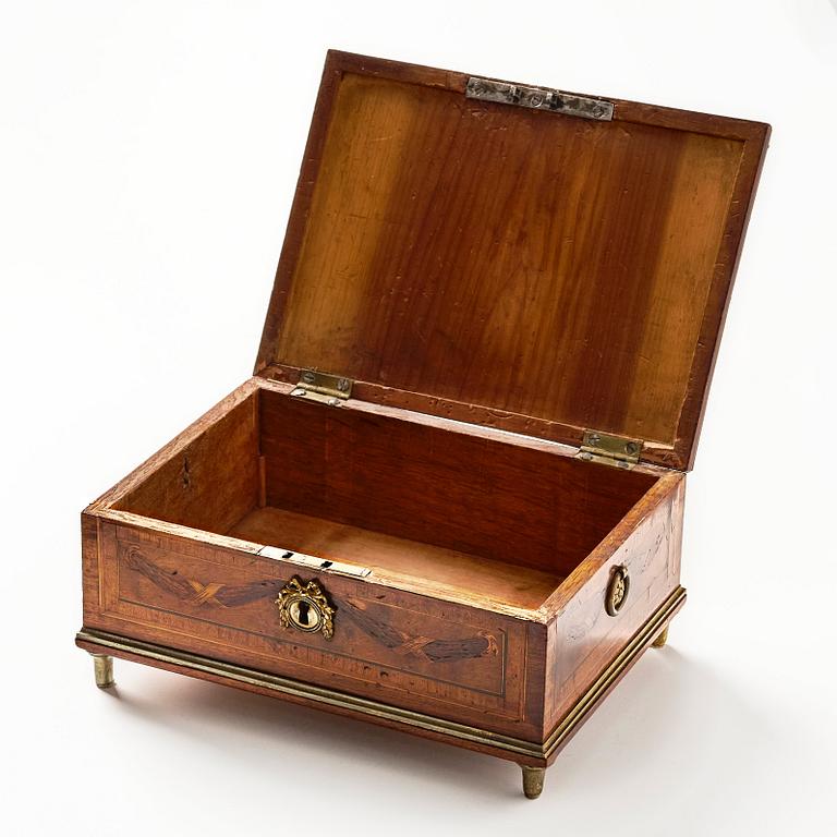 A Gustavian marquetry box with cover by G Haupt (1770-1784).