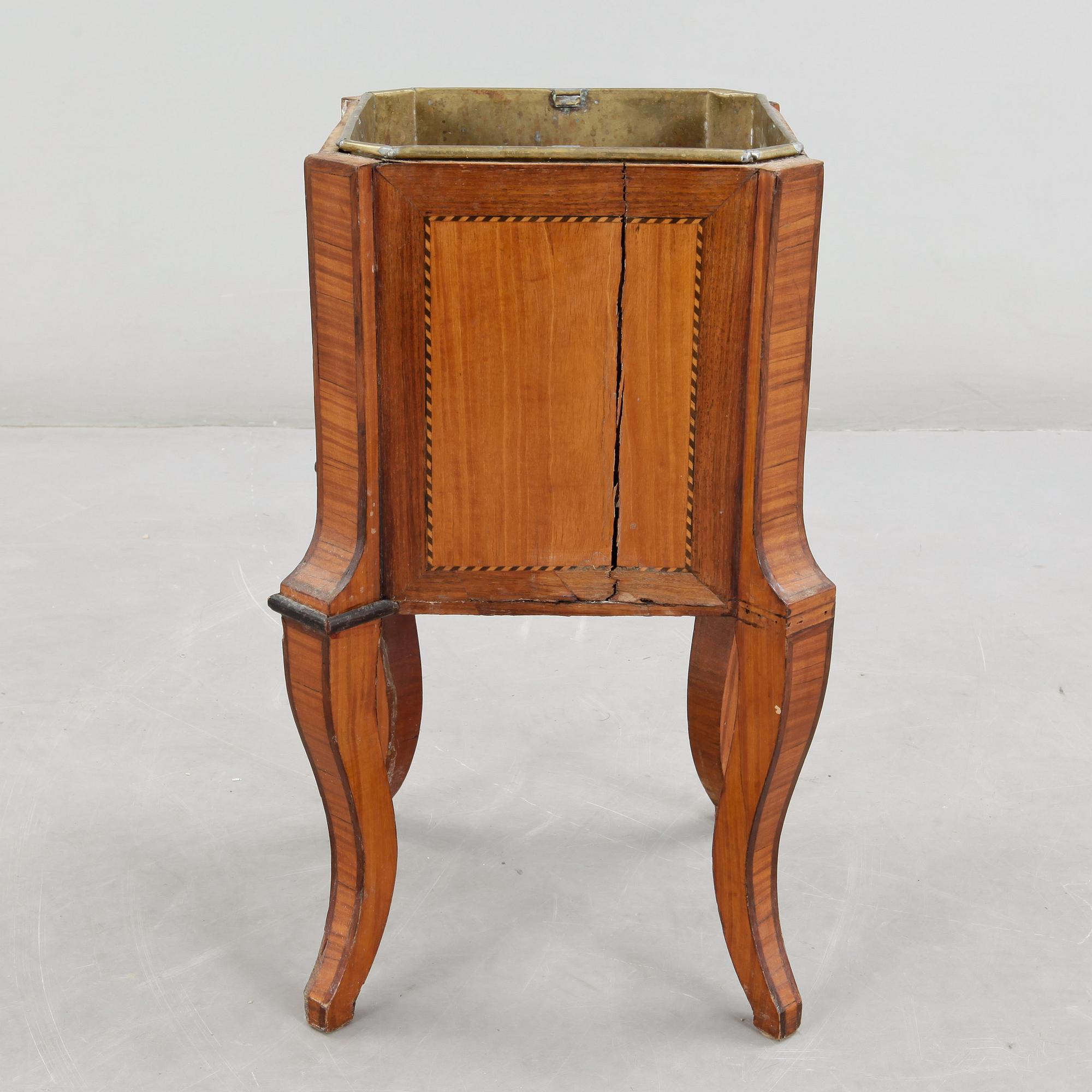 VINKYLARE, Louis XVI-stil, 1900-tal.