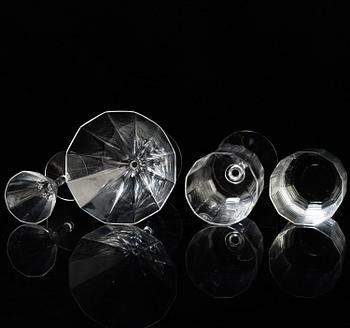 BERYL VALLIEN, a 35-piece 'Oktav' glass service, Kosta Boda.