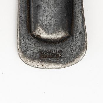 A Swedish 1893 pattern cavalry sabre, with scabbard.