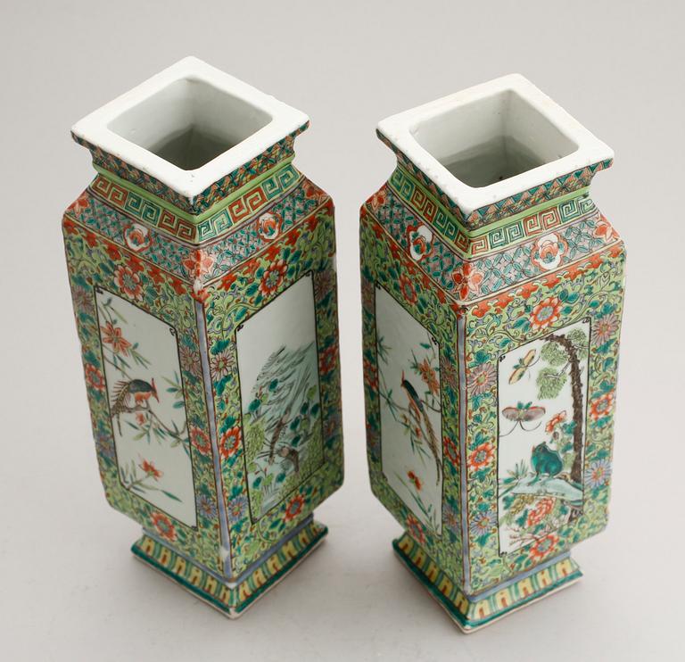 VASER, 1 par, porslin, Kina, 1800-/1900-tal.