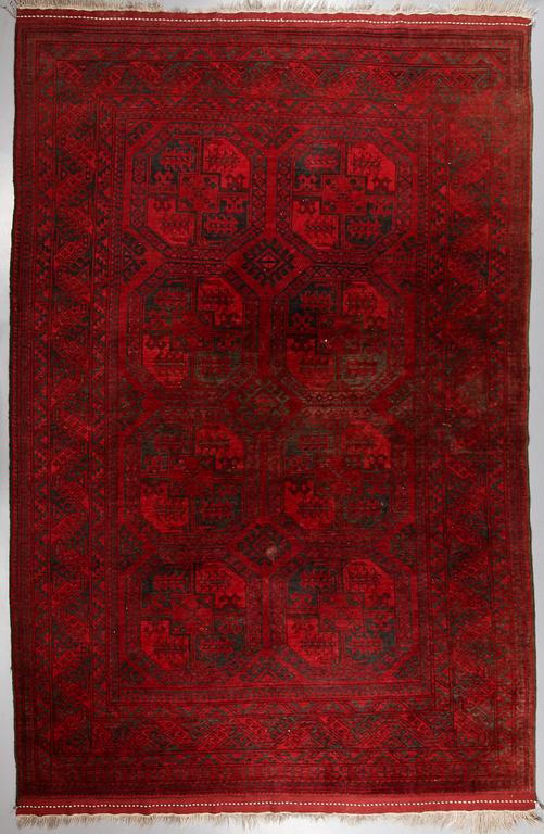 MATTA, orientalisk, old. 315 x 219 cm.
