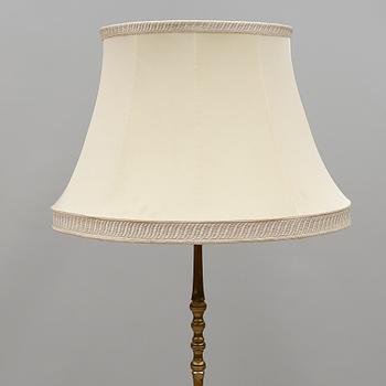 GOLVLAMPA, 1900-talets andra hälft.
