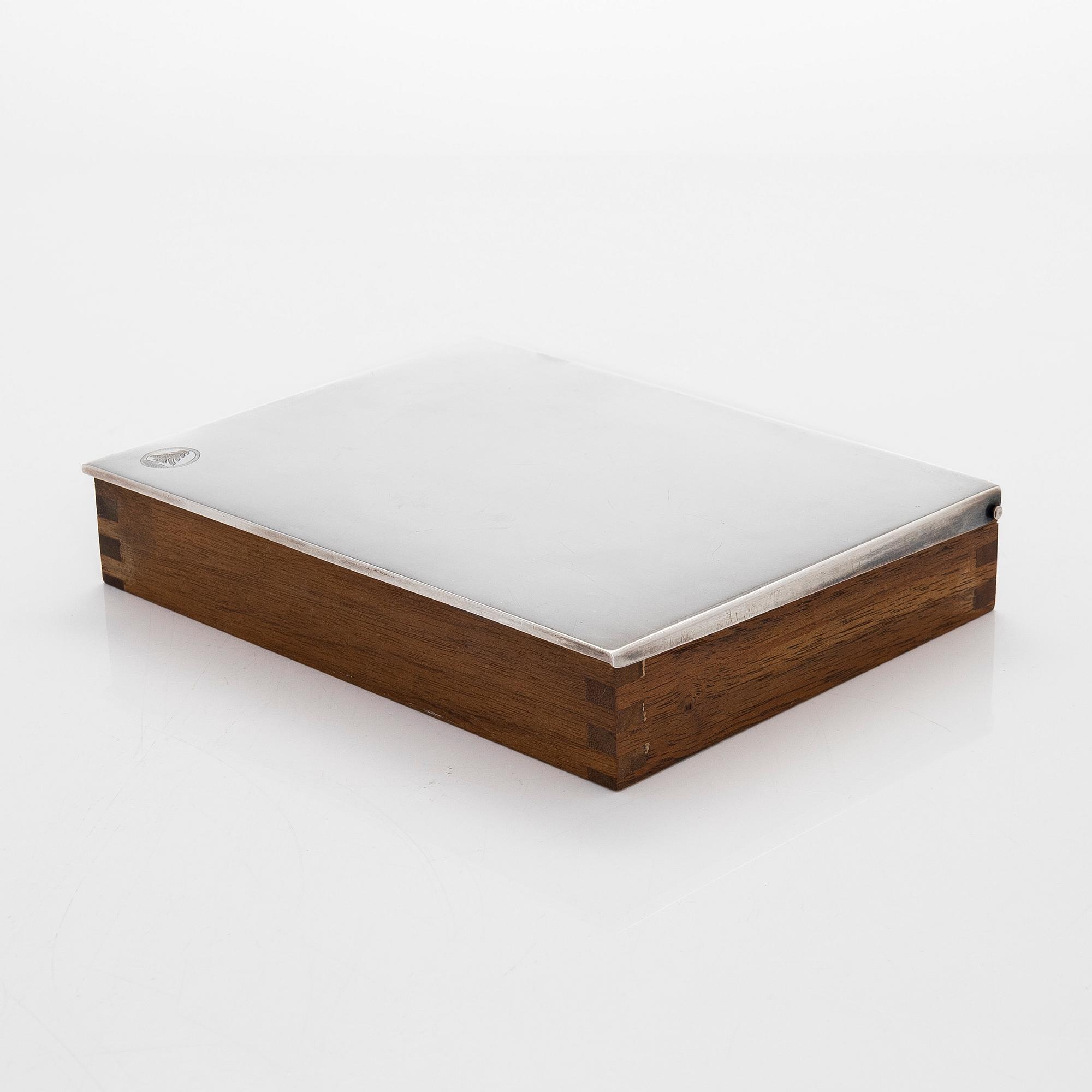 Tapio Wirkkala, a silver lidded wooden box, Kultakeskus, Hämeenlinna 1983.