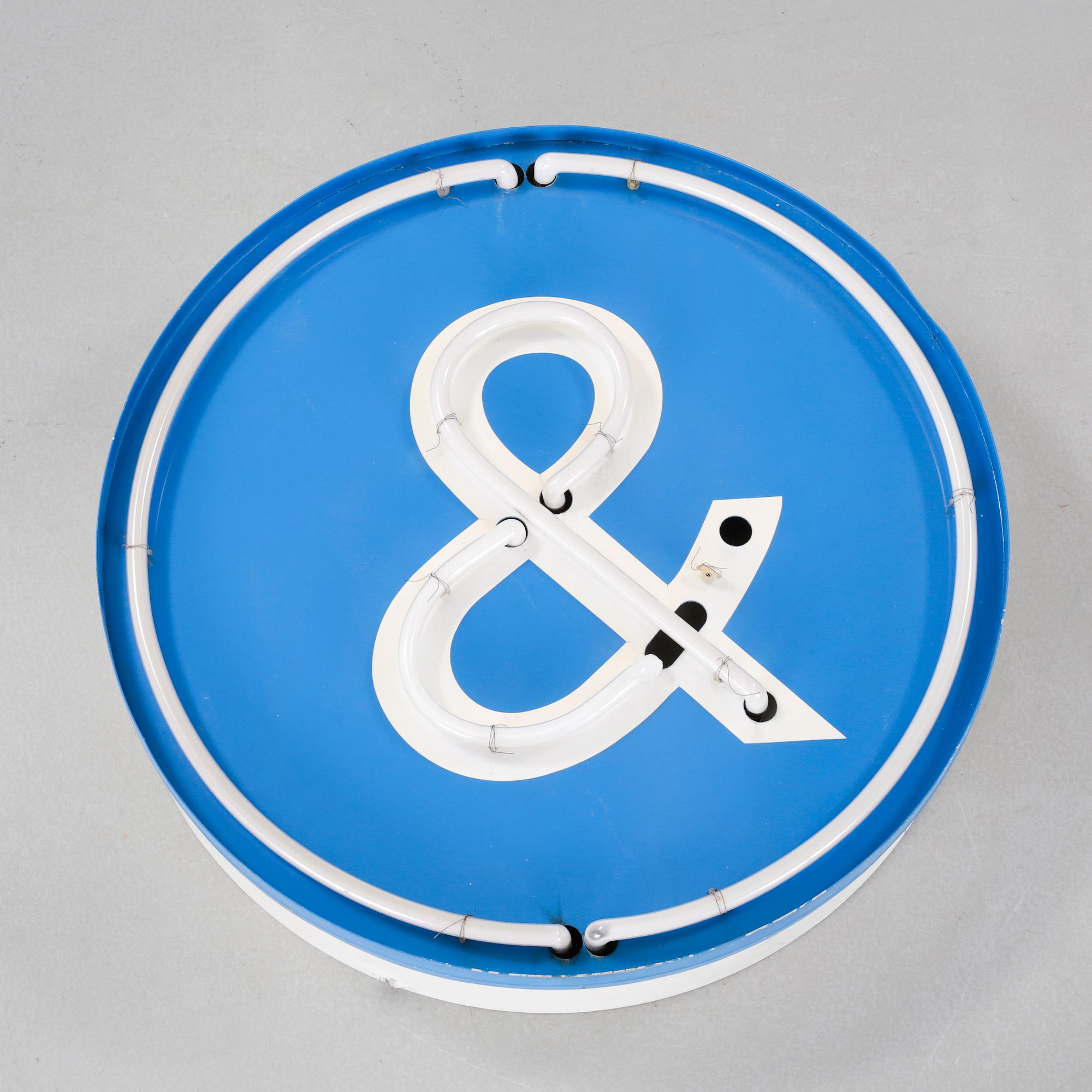 A sign with electrical function, from the second half of the 20th century.